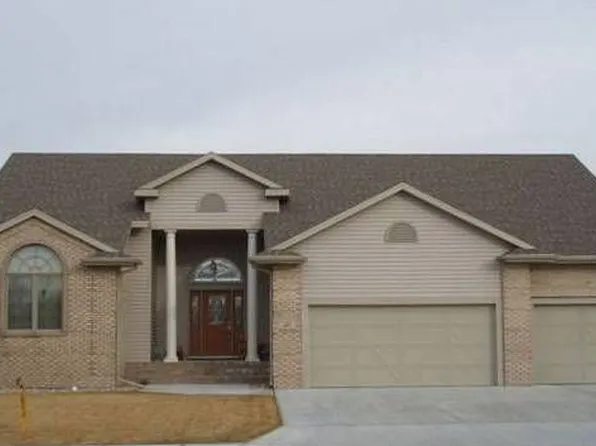 1515 Meadow Rd, Grand Island, NE 68803