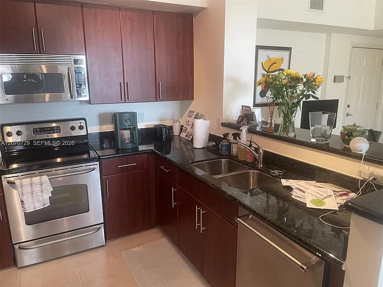 2401 NE 65th St #511 — Photo 6
