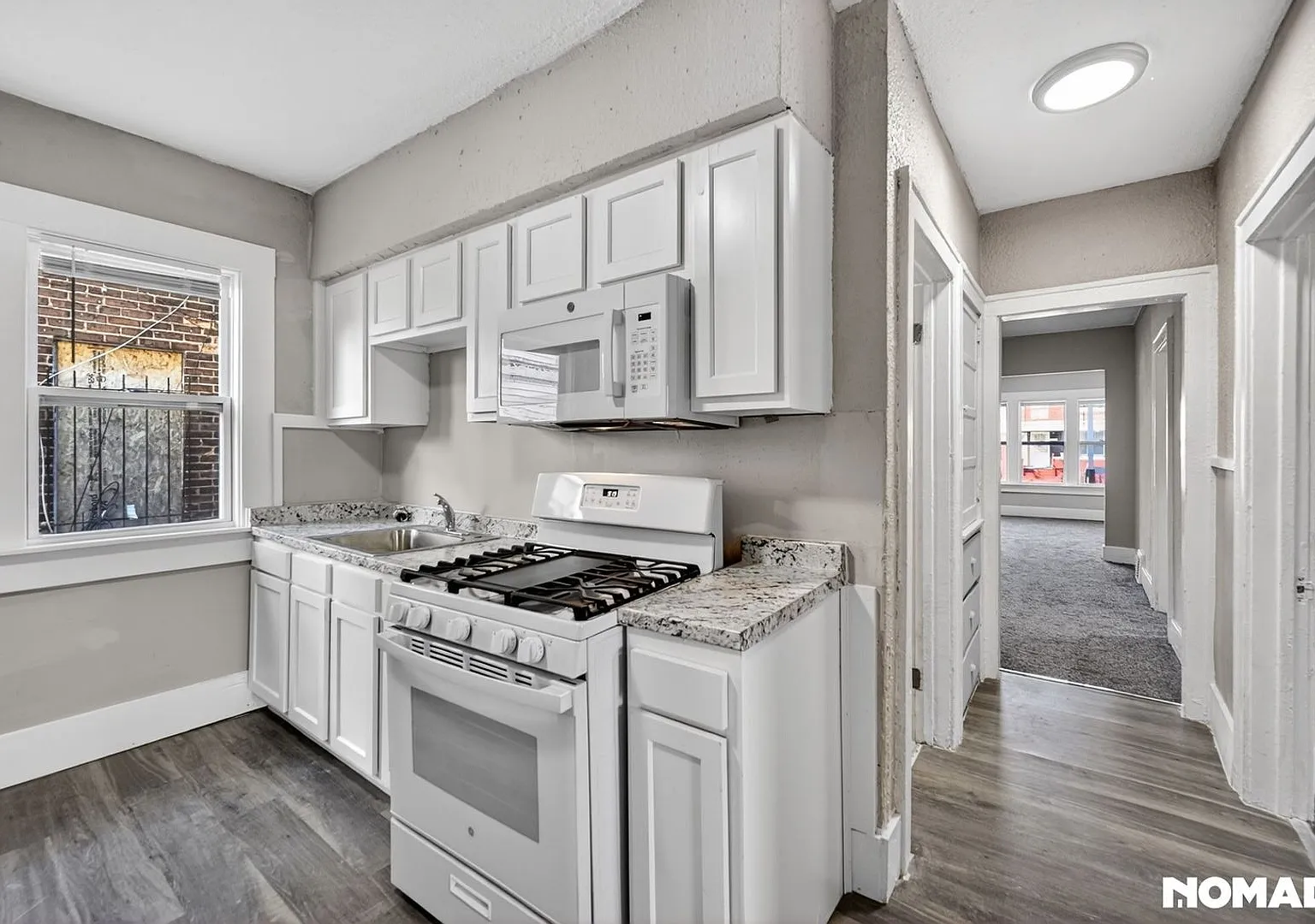 Charming 3BR Townhome in Detroit — Photo 3