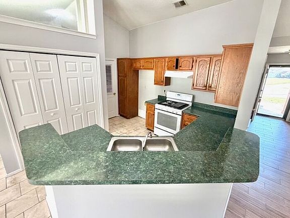 4th image of 9194 Belmont Dr