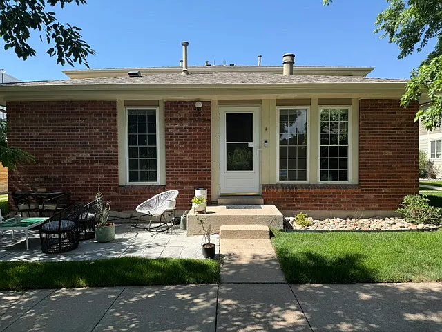 1250 S Monaco Pkwy #1