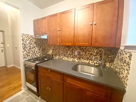 4th image of 211 W 146th St APT 1L