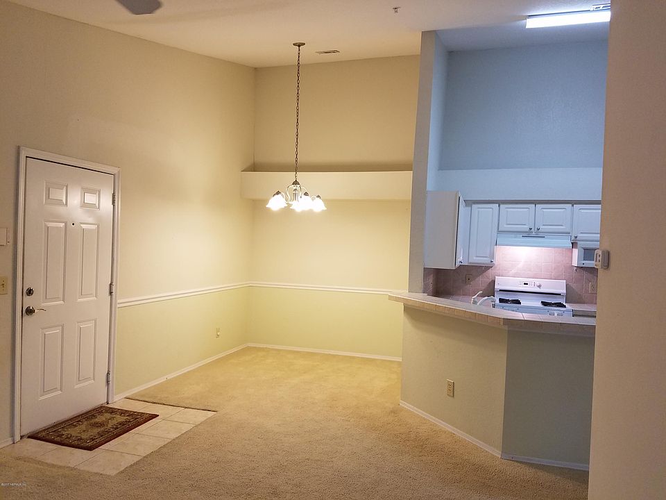 2nd image of 13810 SUTTON PARK Drive N #1237