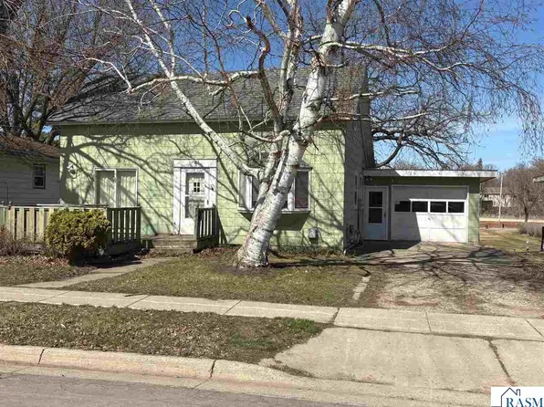 623 4th Ave NE, Waseca, MN 56093