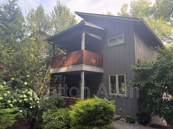 92 Hibriten Dr, Asheville, NC 28801
