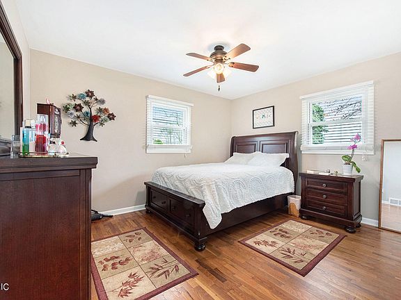 5th image of 124 River Park Dr