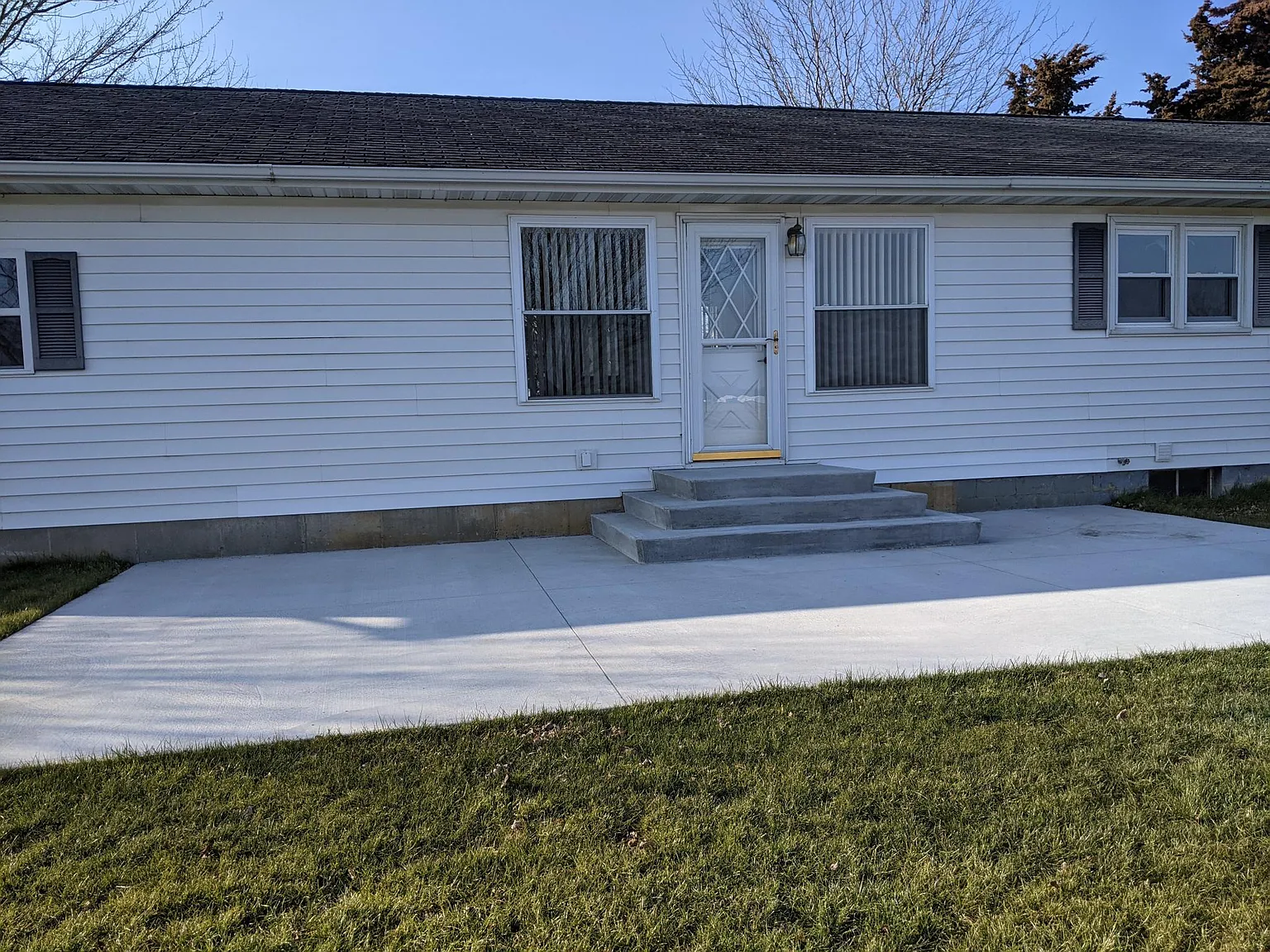 2 bed, 1100 sqft, $950 — Photo 2