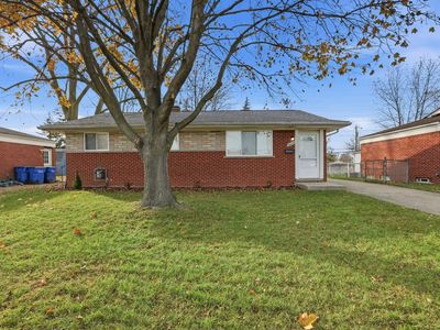 30045 N Iroquois Dr W, Warren, MI, 48088