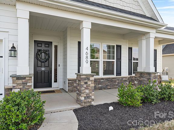 2nd image of 4689 Kingswood Dr