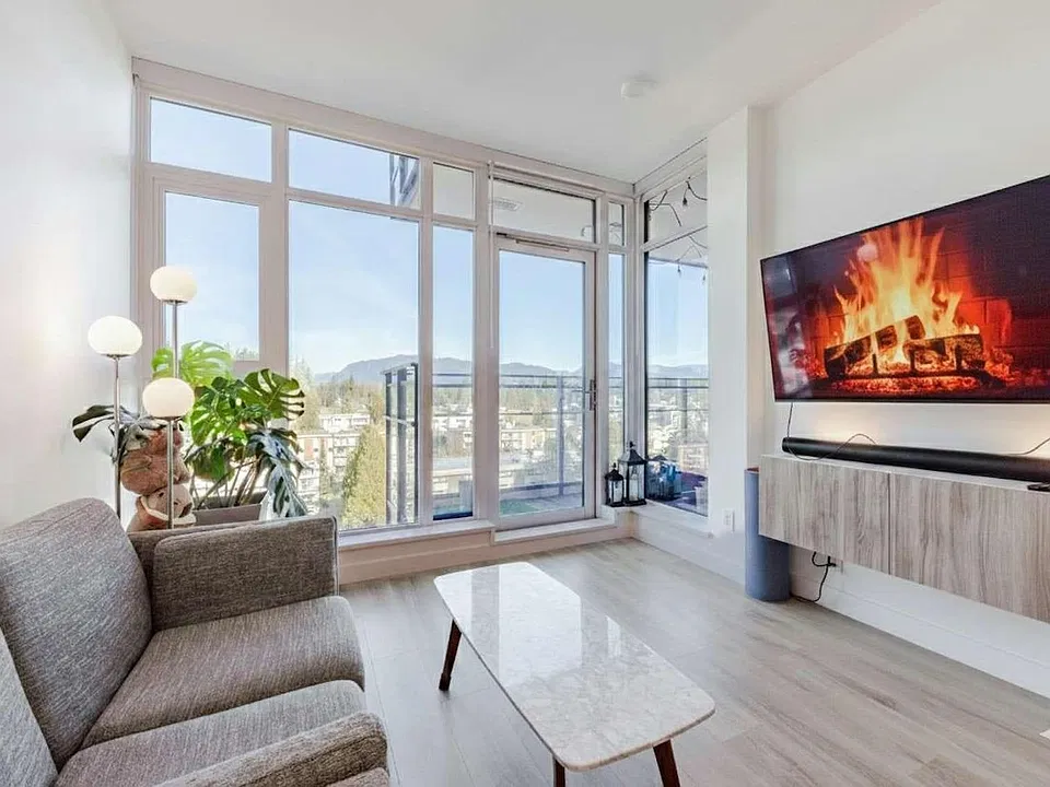 1045 Austin Ave #808
