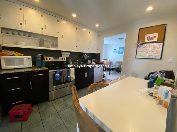 197 College Ave, Somerville, MA