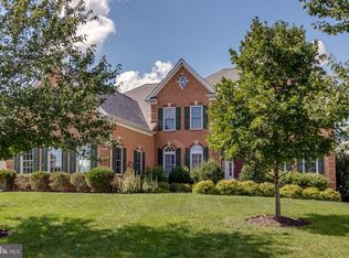 25707 Donerails Chase Dr, Chantilly, VA 20152