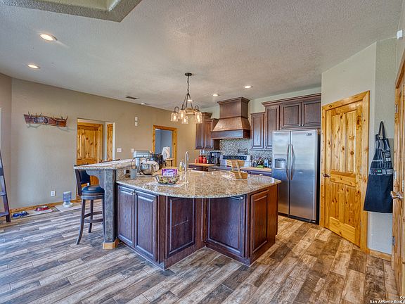 3rd image of 858 S Ranch Road 187