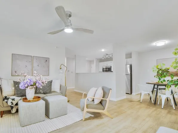 345 S 78th St APT 202, Omaha, NE 68114