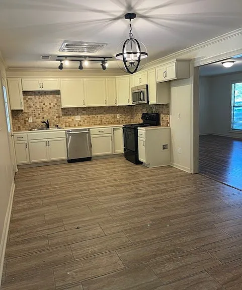 9133 Shadow Bluff Ave — Photo 3