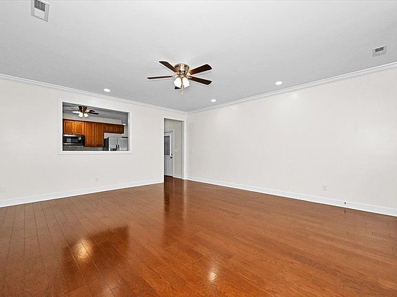 5th image of 1004 Brookridge Ln SE