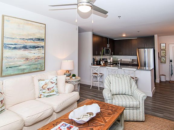 5th image of 514 Jackson Ave E #508