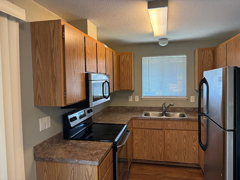 Hill St. Apartments — Photo 7
