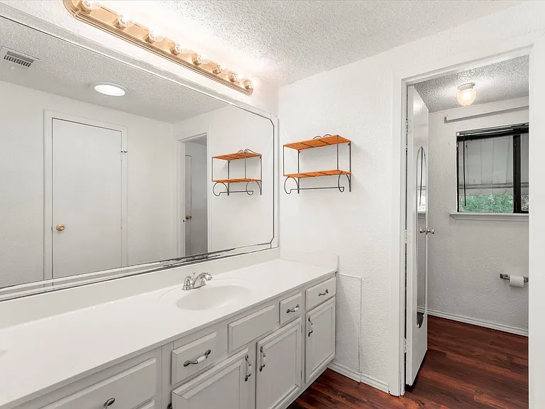 602 Legendary Ln — Photo 20