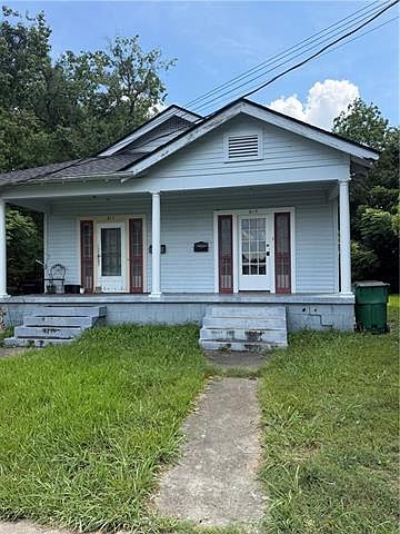 1st image of 819 Governor Hall St