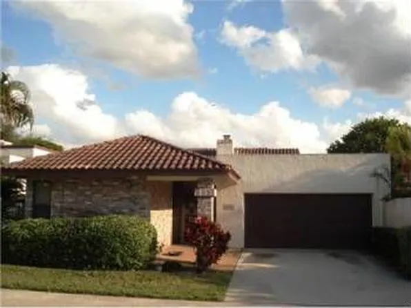 6884 Palmar Ct, Boca Raton, FL 33433