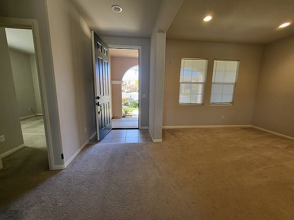 3rd image of 30645 Hollybrooke Ln