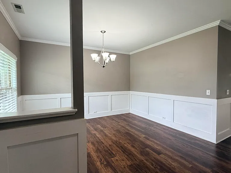 304 Vilas Way S — Photo 3