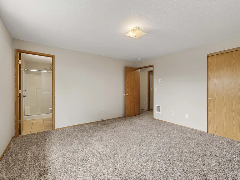 17005 NE 21st St — Photo 18