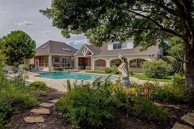 1st image of 5611 Overton Dr