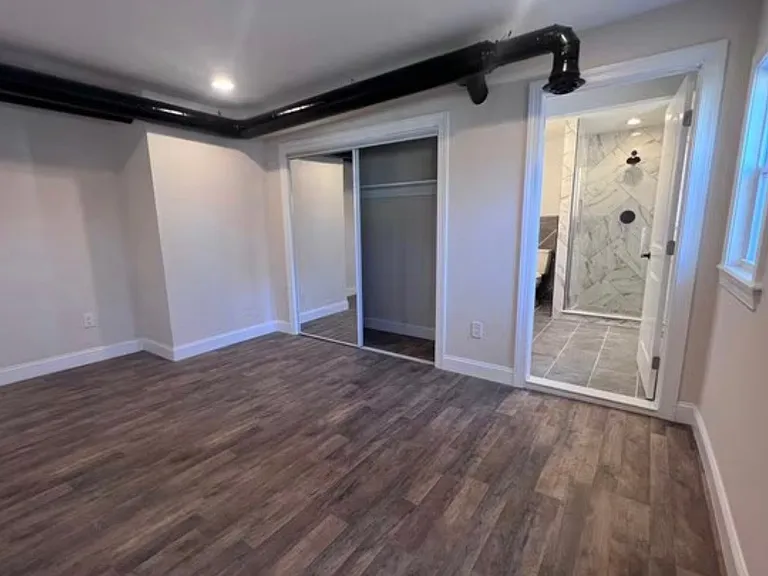 587 Bath St #3 — Photo 8