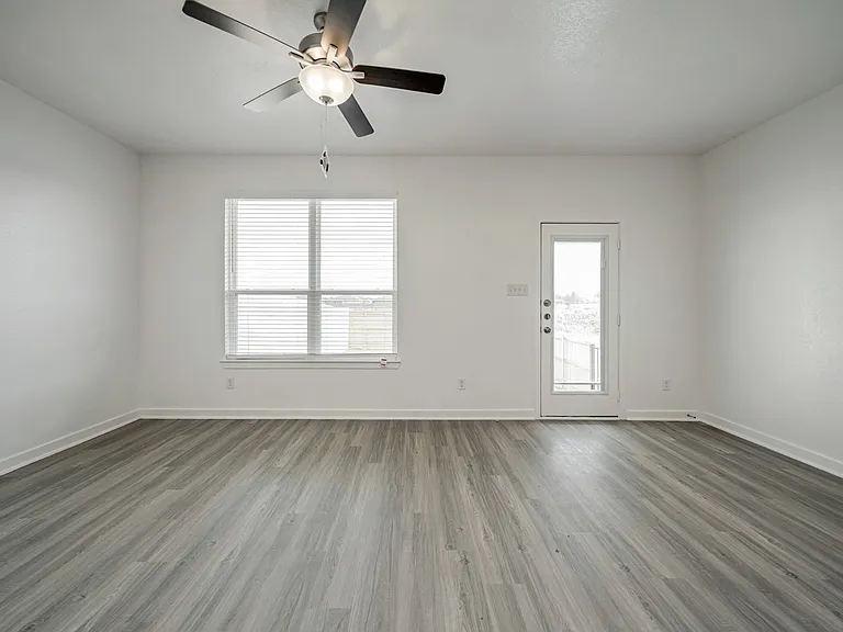 8434 Adelaide Dr — Photo 18