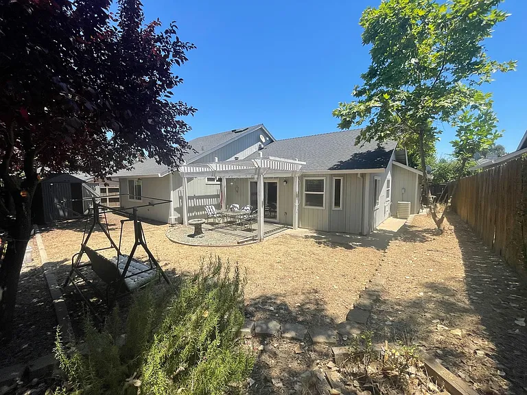 143 Goldenwest Ct — Photo 30