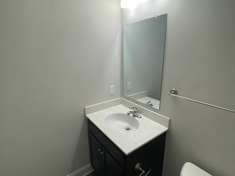 347 E Pine Ave — Photo 11