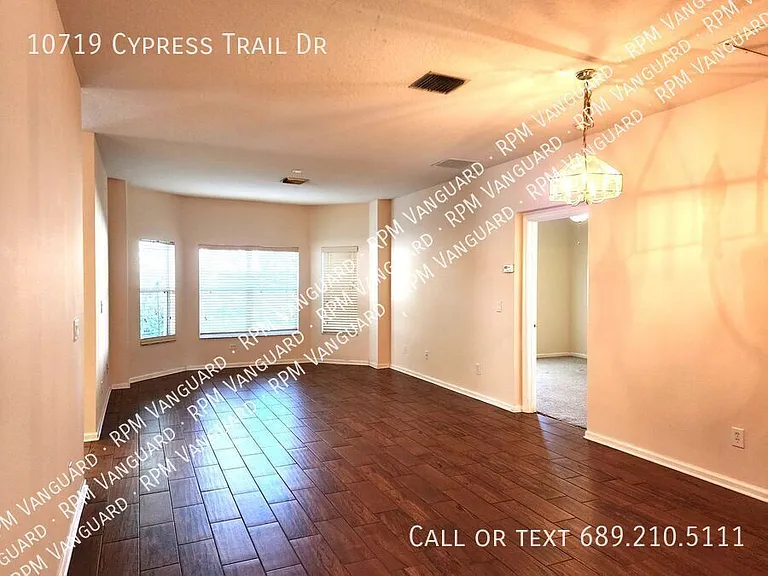 10719 Cypress Trail Dr — Photo 2