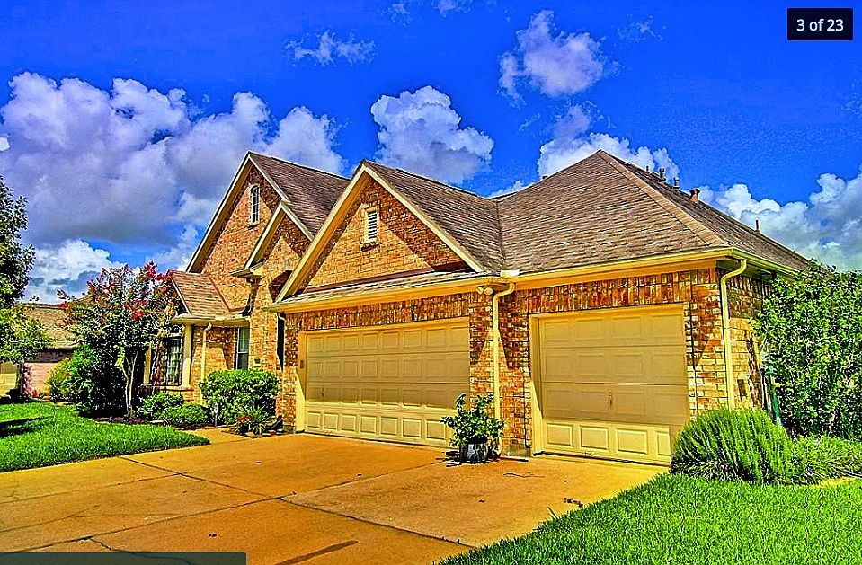 Golf Villa 4-3 3car garage/ maintenace free