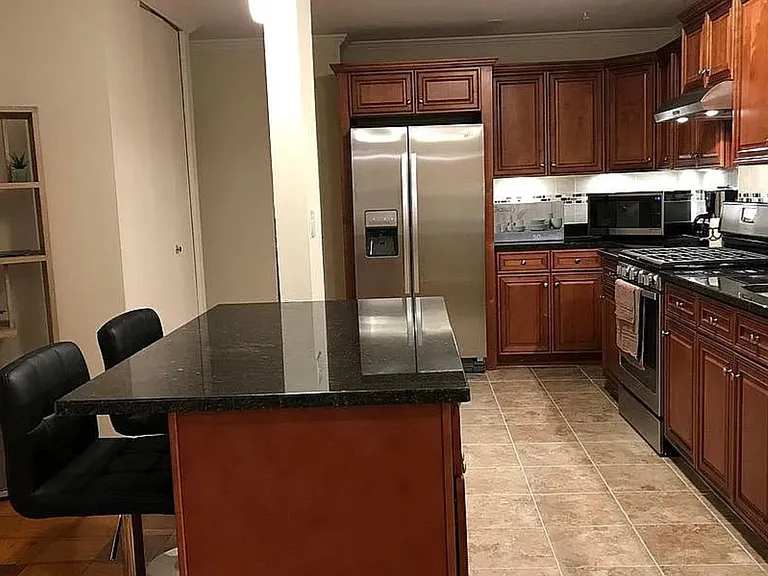 2 Hawthorne Pl #15M — Photo 3