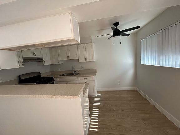 4th image of 25917 Narbonne Ave #14
