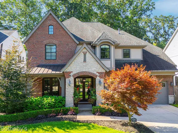 654 Shepardbush St, Birmingham, MI 48009