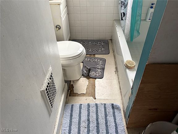 4th image of 7126 Camden Ave