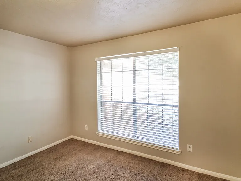 12315 Claresholm Dr — Photo 13