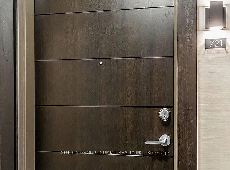 212 King William St #721 — Photo 4