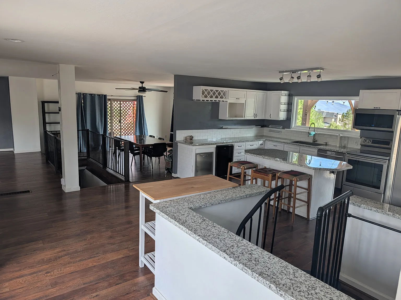 4 bed, 2379 sqft, $4,250 — Photo 4