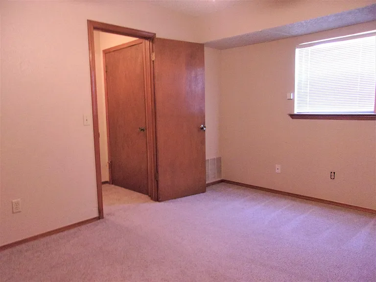 TJ 12 - FFG 8911 8913 — Photo 11
