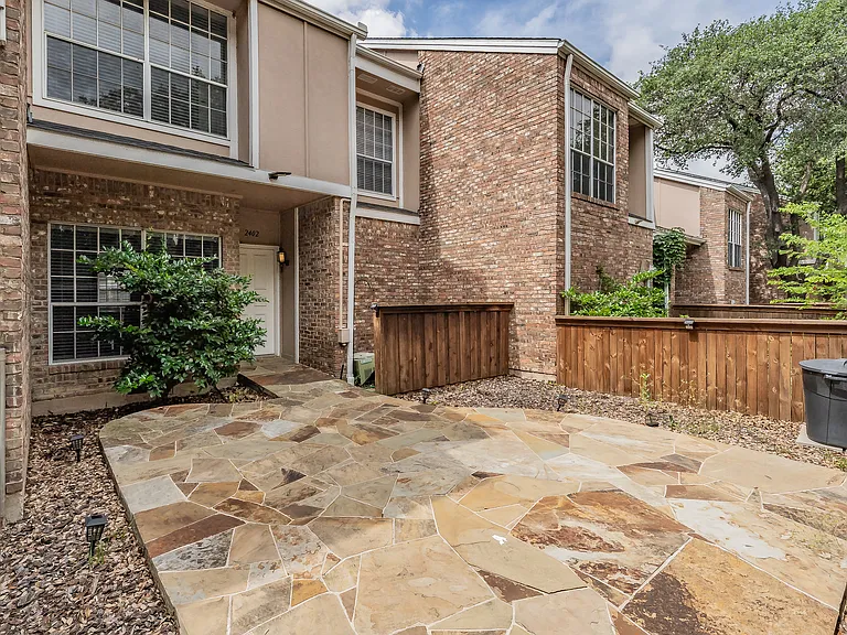 2402 Northlake Ct — Photo 26