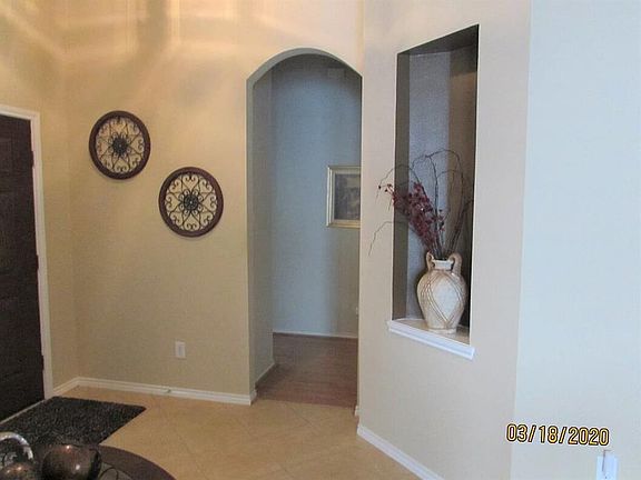 2nd image of 2619 Sandlewood Trail Ln