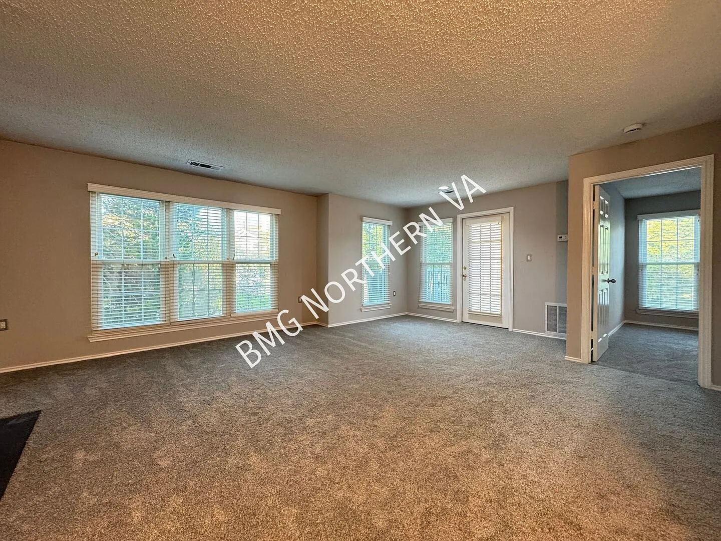 Charming 2 BR / BA Condo With Deck in Westmaren Community — Photo 3