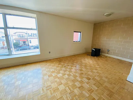 Rented by RealTegrity NY LLC | media 2