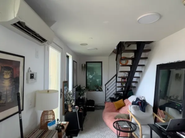 55 Stanhope Street image 1 of 10