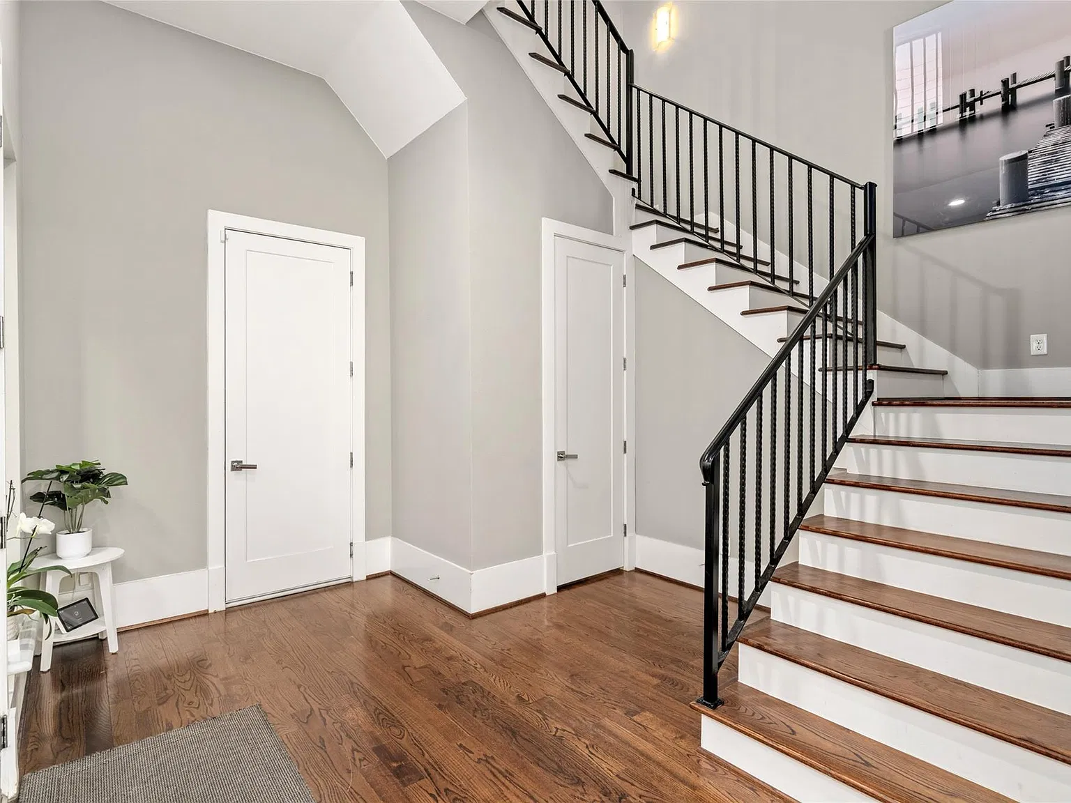 3 bed, 3.5 bath, 3162 sqft, $4,300 — Photo 4