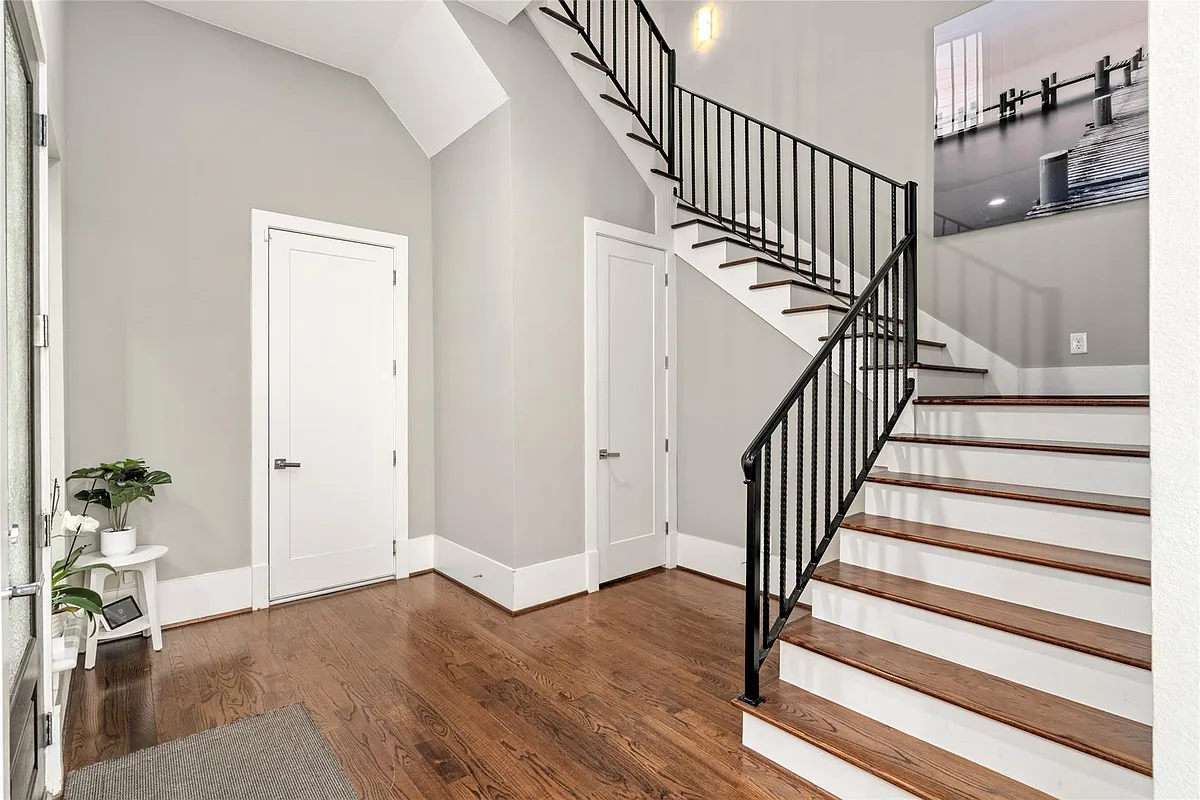 Building Photo - 1605 Knox St #B